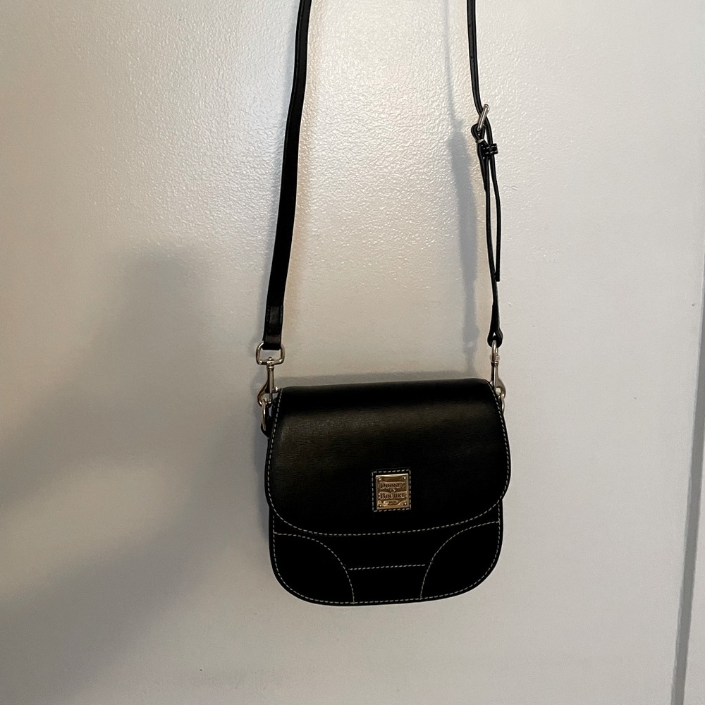 Small black Dooney & Bourke crossbody
